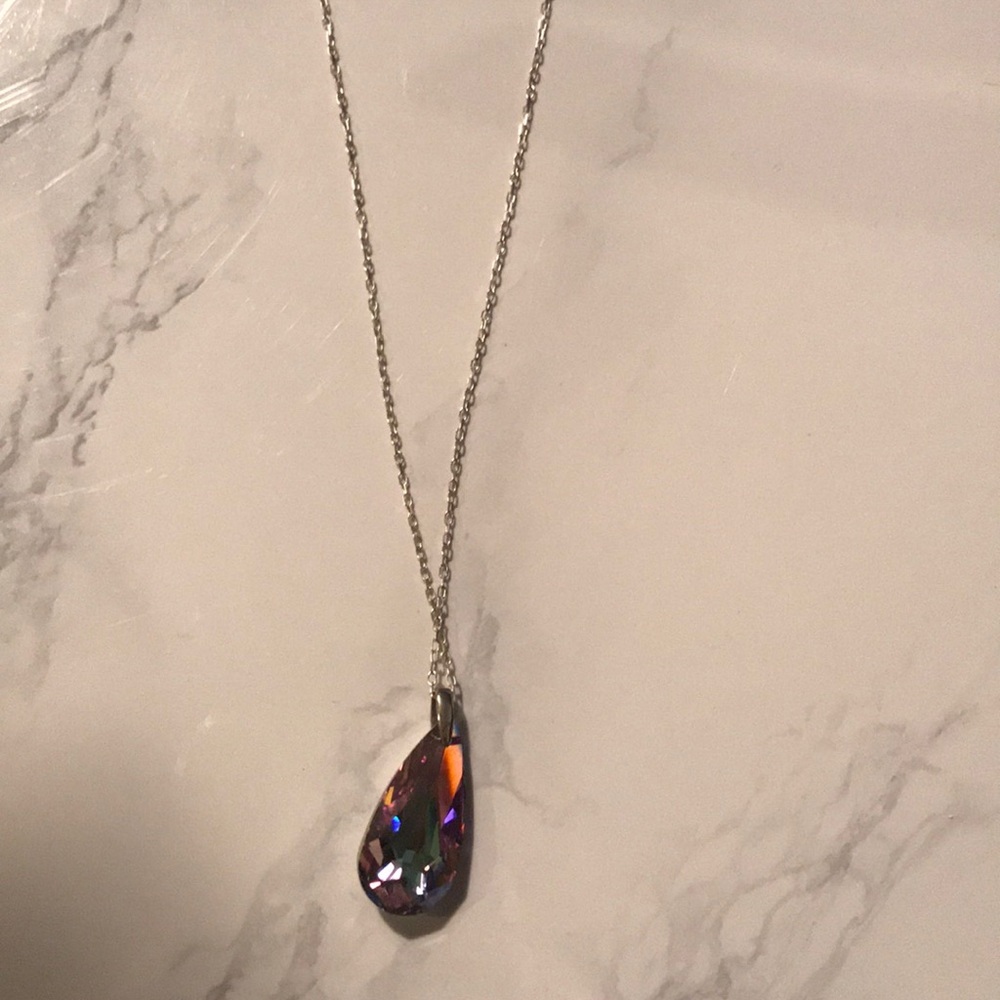 Simple coloured pendant